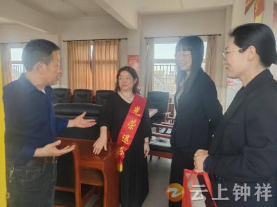 钟祥市承天小学：慰问退休教师 传递教育情怀