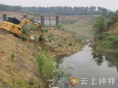 九里回族乡边畈村：清淤疏浚护生态 畅通沟渠助农忙