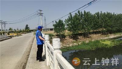 “双节”护河正当时！“河小青”为柴湖碧水“梳妆焕颜”