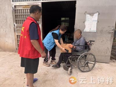 磷矿镇社工站开展端午节走访特殊群体活动