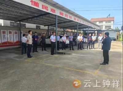 钟祥市人大第三代表小组调研柴湖镇信访维稳工作