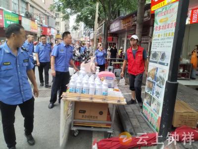 钟祥城管“温情劝导”凌晨治“顽疾”200余辆非机动车“归位”
