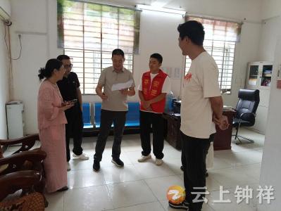 胡集镇转斗社区联合胡集综治办开展安全防范和严重精神障碍患者排查管控工作
