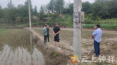 冷水镇郑湾村：网格调解化纠纷 邻里握手重言和