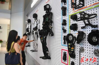 弘扬三大精神 奋力建成支点︱武汉，一座离未来很“近”的城市