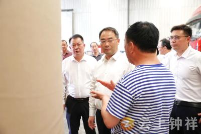张勇在官庄湖管理区调研党政正职任职承诺制 企业运行 特色产业发展等工作