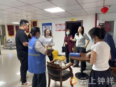 郢中街道宫塘社区：网格员巧调解 促邻里和谐