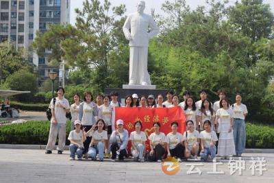 湖北经济学院“希望之光”参观大柴湖移民纪念馆