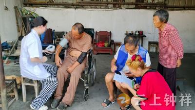 冷水镇鲍岗村：网格员携手村医送签约 健康服务暖民心