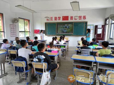 文集镇社工站开展儿童防溺水、防霸凌宣传活动