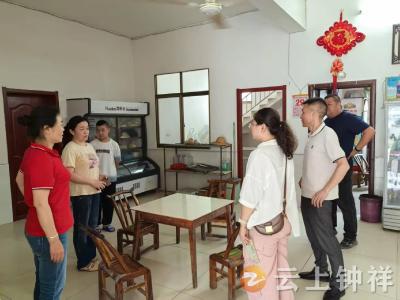 磷矿实验学校：叩门话成长 携手待花开