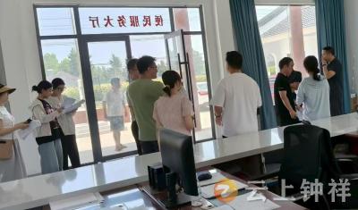 丰乐镇：年轻干部齐参与 环境整治谱新篇