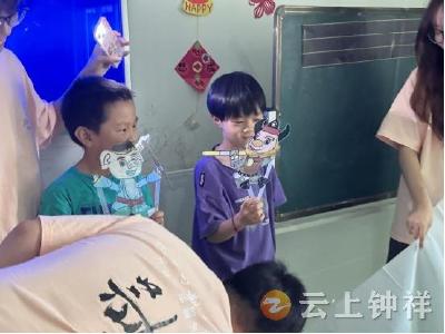 芳才志愿服务队以“非遗皮影课”展现光影魅力