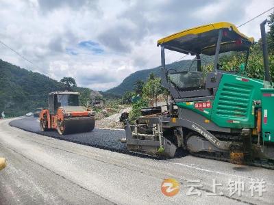 钟祥327省道改建冲刺：高温奋战，通车后景区通达缩短30分钟