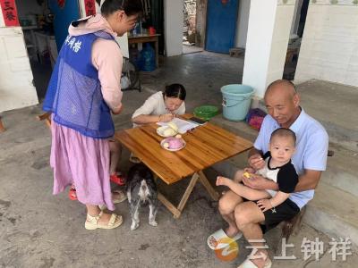脚步丈量安全 话语传递关爱——长寿镇刘畈村网格员筑牢防溺水屏障