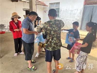 东桥镇永隆村：“蓝马甲”筑牢暑期防溺水安全线
