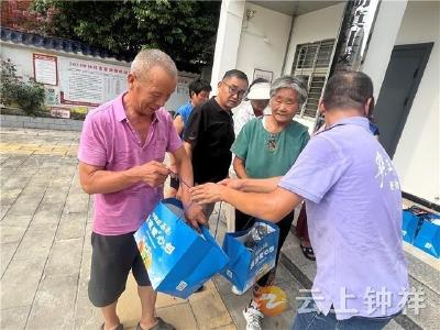 柴湖镇：酷暑送清凉 爱心企业情暖一线劳动者