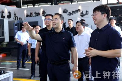 张勇调研全市部分重点项目建设和企业运行情况
