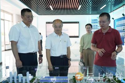 荆楚理工学院校长张友兵一行来钟祥考察交流