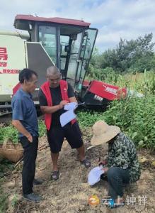 磷矿镇：入户宣传“零距离”筑牢农机安全与秸秆禁烧“双防线”