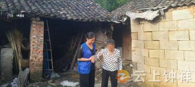 双河镇三里村：紧急时刻显担当 网格员暖心护送老人就医
