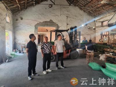 洋梓镇多维度筑牢夏季高温安全生产防线
