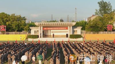 千余名高一新生夜行5.5公里，钟祥一中急行军拉练淬炼青春意志