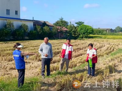 冷水镇官垱村多举措筑牢秋季秸秆禁烧“防火墙”