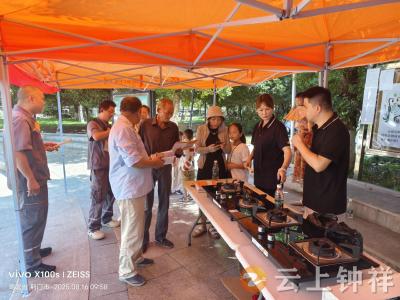 钟祥华润燃气进小区开展安全用气宣传