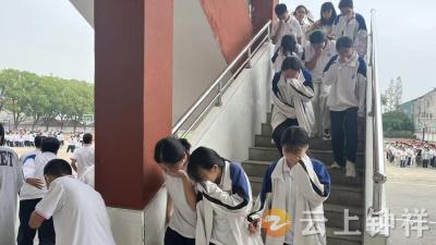 冷水中学开展消防应急演练 筑牢校园安全防线