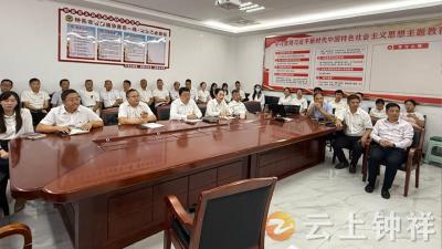 石牌镇：观阅兵振士气 承精神谋新篇