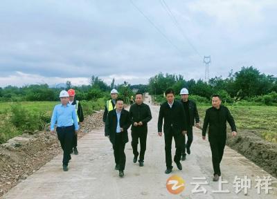 钟祥市开展节前道路安全检查 护航节日出行