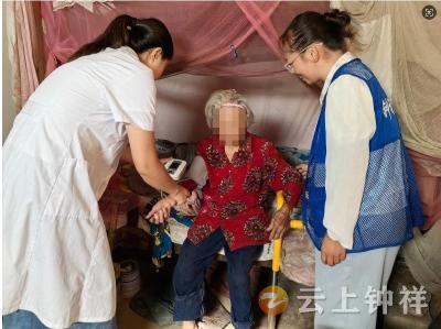 将服务送进家门 把健康留在身边——冷水镇中心卫生院开展上门体检暨家庭医生签约活动