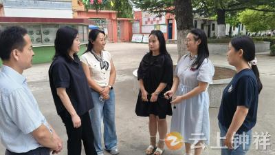 钟祥市教育局开展教师节慰问 情暖石牌镇乡村教师