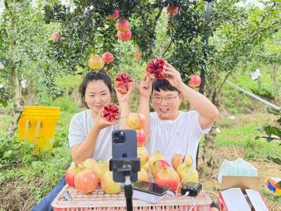 宝妈返乡直播助农 4年卖出1200万元山货