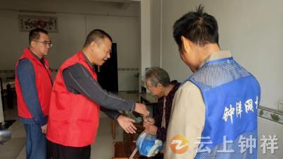 石牌镇横店村开展“情暖华茂 月圆中秋”活动​