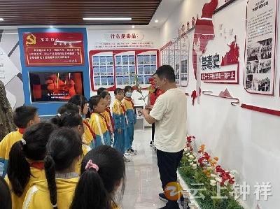 少年不“毒”行——胡集镇桥垱学校师生赴社区禁毒基地参观学习