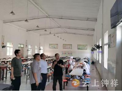 丰乐镇：“陪餐调研”守护学生“舌尖安全”