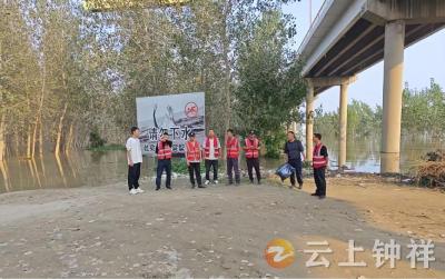 文集镇全力以赴筑牢汛期安全防线