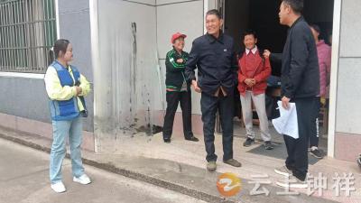 冷水镇付泉村：“五访五看”听民声 用心用情解民忧