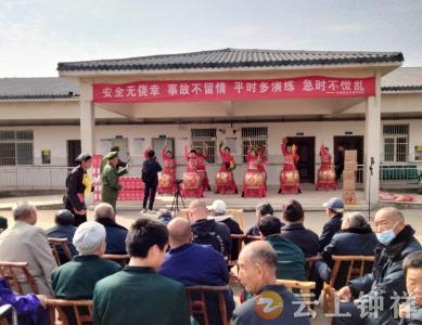 长寿镇：爱暖重阳 情满福利院