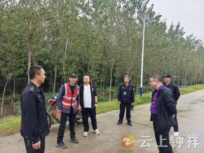 钟祥农业综合执法大队“双节”坚守一线 守护汉江安澜