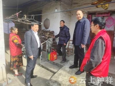 情暖重阳，爱驻心间 钟祥市蔡岭村网格站携手企业走访慰问辖区老人