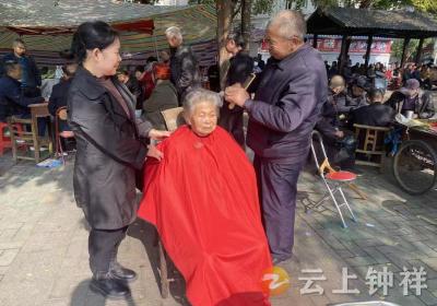 重阳话孝亲！郢中街道码头街社区积分致敬马大英十五年守护路