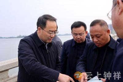 张勇调研滨江生态休闲区规划建设和水系连通工作