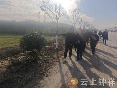 观摩学习找差距 比学赶超促提升——磷矿镇扎实推进“清洁家园”攻坚行动