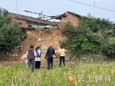 胡集镇福泉村：院墙垮塌引纠纷 网格调解化干戈