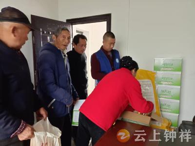 东桥柳河村：硼肥免费送田间 网格助力护秋播