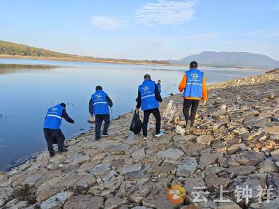 “净河湖+核图斑”钟祥市石门水库开展携手护水活动