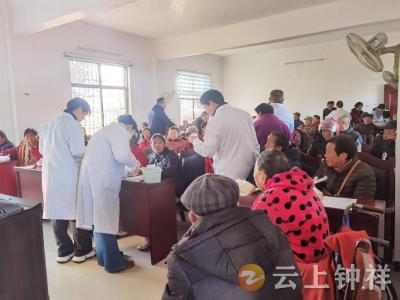 专家上门送健康！冷水镇铜钱村“糖友”享糖尿病义诊服务